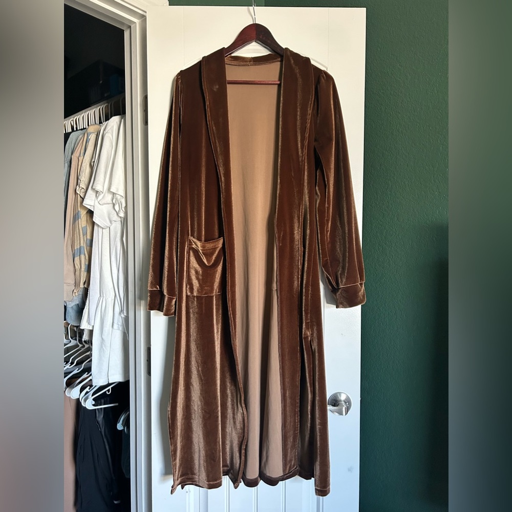 Women's Long Velvet Cardigan/Open Front Duster. Brown. XL